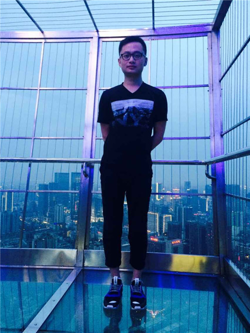 高一平